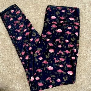 Fabletics define high-waisted 7/8 legging